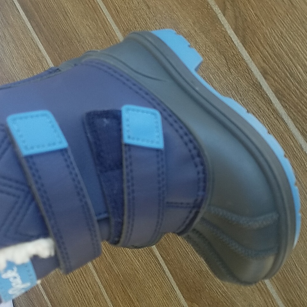 Cat & Jack Snow Boots - Picture 3 of 6